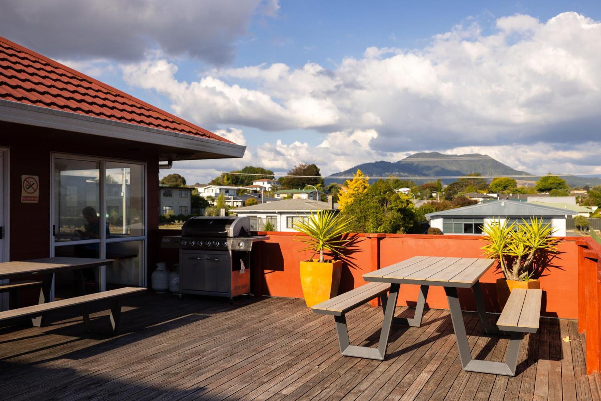 A Pousada Haka House Taupo Exterior foto